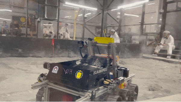 GIF of Melbot V3 maneuvering the lunar-like terrain of the NASA Lunabotics挑战 competition in Florida.